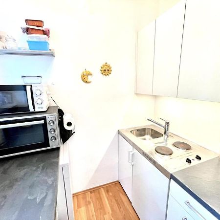 Free Parking - Quiet Apartment With Wi-Fi And Kitchen インスブルック エクステリア 写真