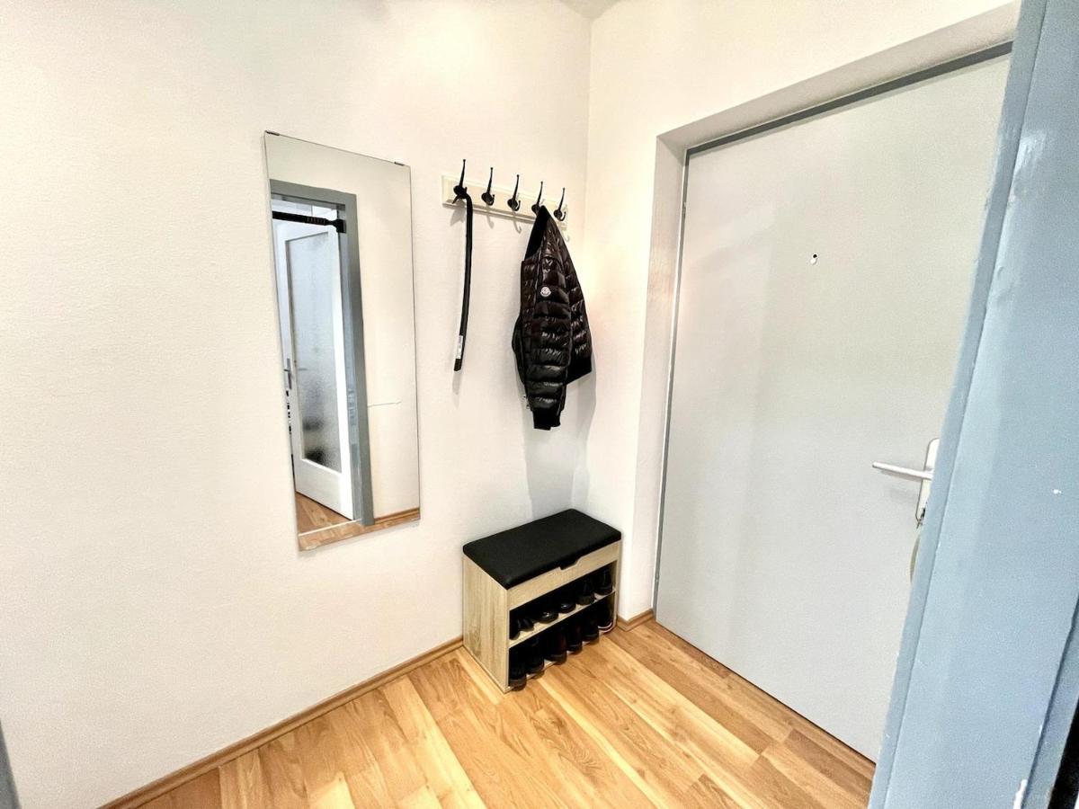 Free Parking - Quiet Apartment With Wi-Fi And Kitchen インスブルック エクステリア 写真