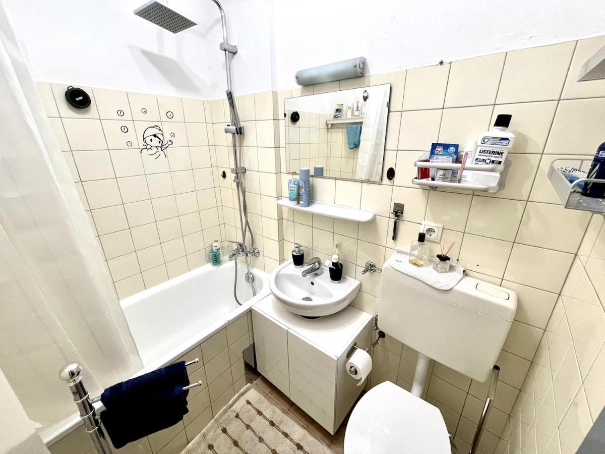 Free Parking - Quiet Apartment With Wi-Fi And Kitchen インスブルック エクステリア 写真
